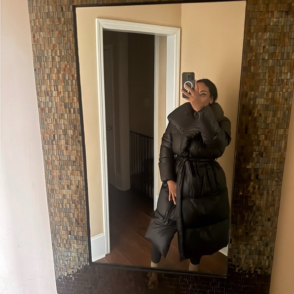 Full length belted puffer coat. Like new! - Picture 4 of 4